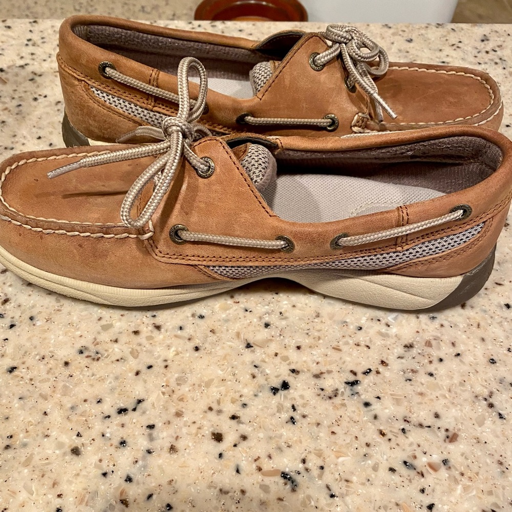 EUC Sperry shoes